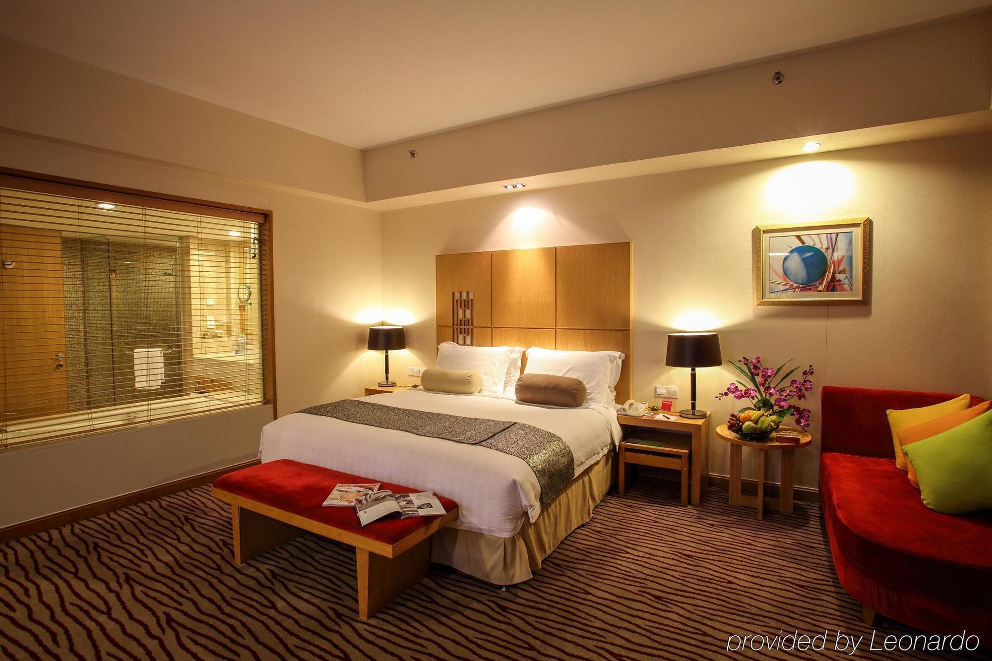 Crowne Plaza Zhanjiang Kang Yi, An Ihg Hotel Exteriör bild