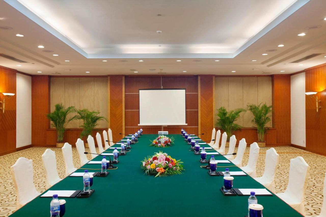 Crowne Plaza Zhanjiang Kang Yi, An Ihg Hotel Exteriör bild