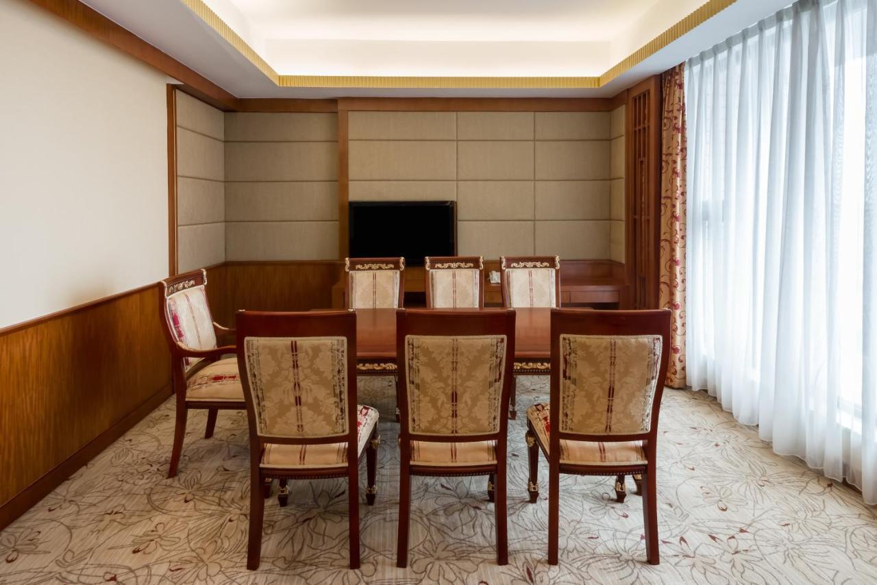 Crowne Plaza Zhanjiang Kang Yi, An Ihg Hotel Exteriör bild