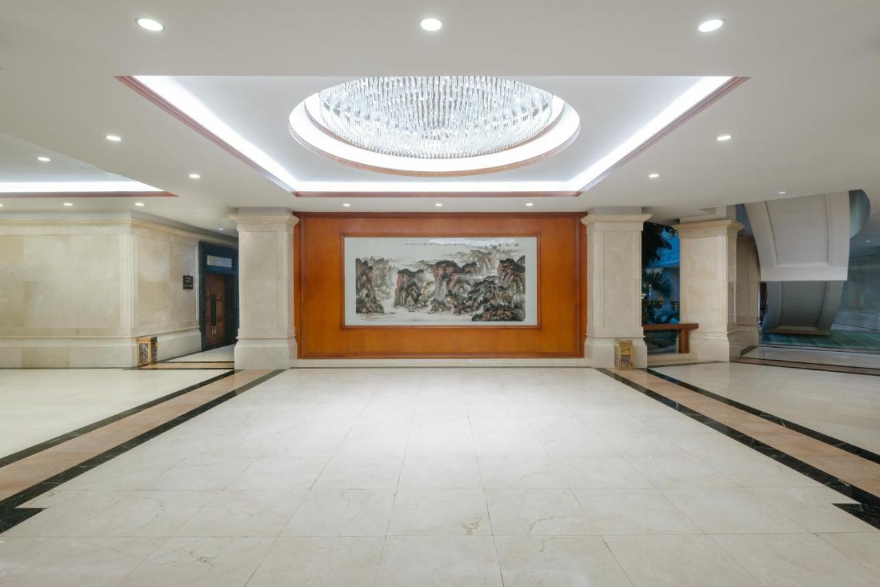 Crowne Plaza Zhanjiang Kang Yi, An Ihg Hotel Exteriör bild
