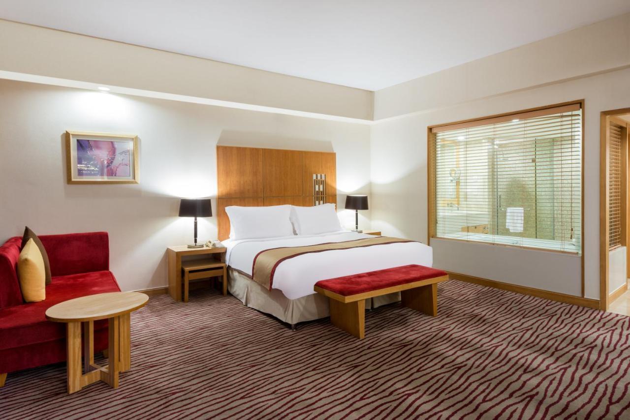 Crowne Plaza Zhanjiang Kang Yi, An Ihg Hotel Exteriör bild